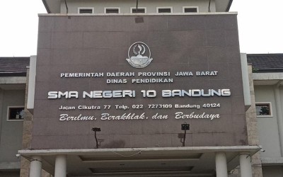 Peranan Kepala SMAN 10 Bandung Dalam Membentuk Manajemen Sekolah yang Baik